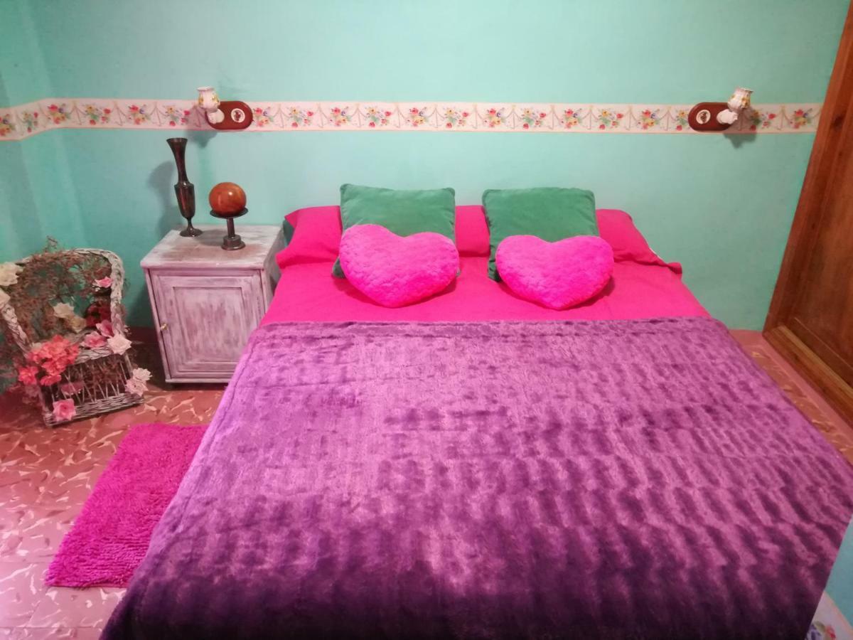 Los Angeles Del Romero Guest House Gátova Екстериор снимка